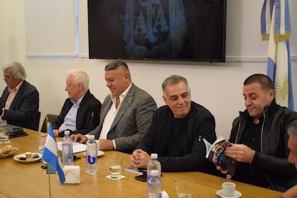 Parte del comité ejecutivo de la AFA, con Claudio Tapia a la cabeza
