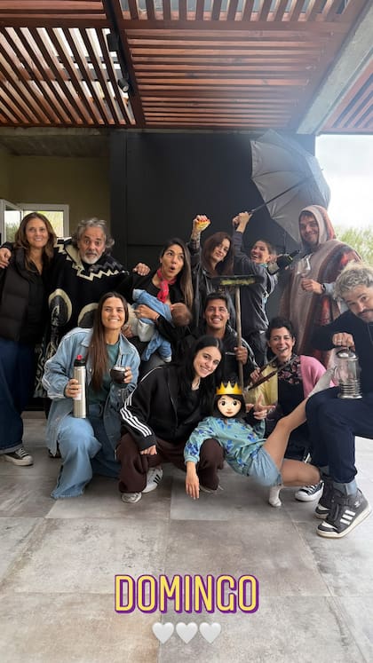 Parte del elenco de Rebelde Way se reunió el domingo y recibieron la primavera con postres y mate