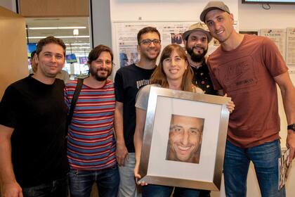 Parte del equipo de Brando con Manu Ginóbili.