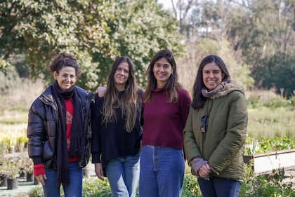 Parte del equipo de Jardín. De izq. a der.: Serena Castagnola, Editora de Fotografía, Belén de Ancizar, Secretaria de Redacción, Teresa de Elizalde, Directora de Revistas, Mariana Rossi, Directora Editorial.