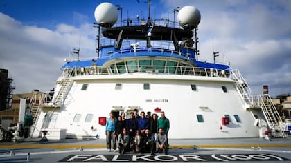 Parte del equipo del Conicet que trabaja en la expedición