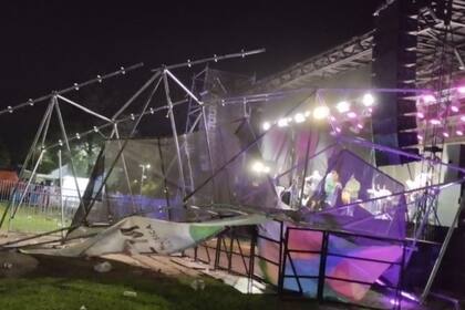 Parte del escenario cedió