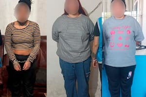 Parte del grupo detenido en los procedimientos simultáneos en Constitución, Boedo, San Nicolás, Avellaneda y Moreno