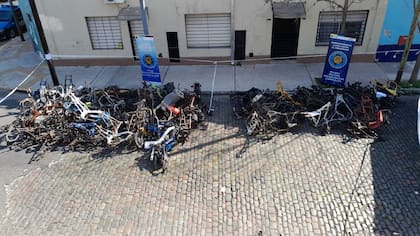 Parte del material decomisado en el desarmadero clandestino detectado en Barracas