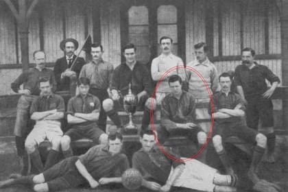 Parte del plantel que integró Winston Coe en el Athletic Club Barracas en 1906