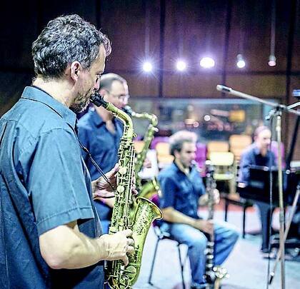 Parte del sexteto, ensayando