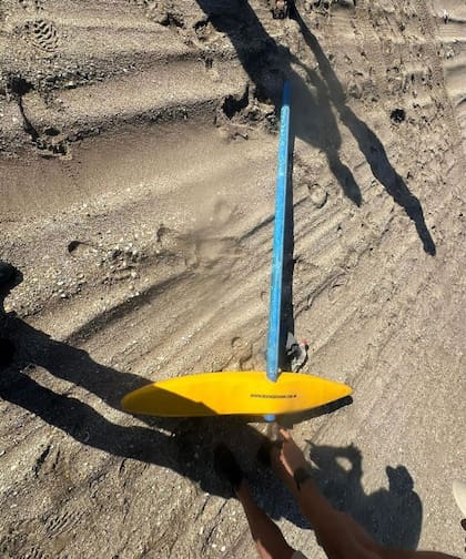 Partes de un kayak encontradas en Cariló.