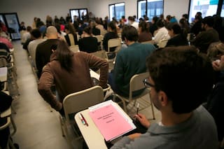 Con un fuerte operativo de seguridad y polémica por las preguntas, se realizó el examen de residencias médicas