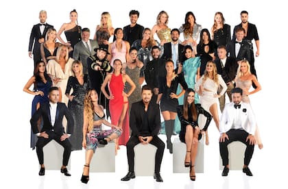 Participantes y jurados de "La Academia" de ShowMatch 2021 posan junto a Marcelo Tinelli