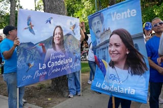 Opositora María Corina Machado regresa a Venezuela mientras persisten dudas sobre la democracia