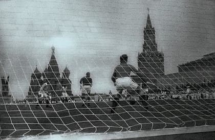 Partido de exhibición entre el Spartak y el Dinamo en la Plaza Roja. Año 1936
