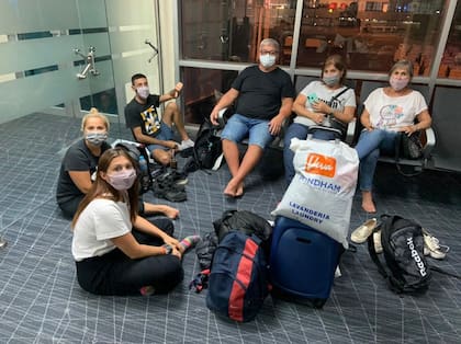 Pasajeros argentinos varados en Panamá