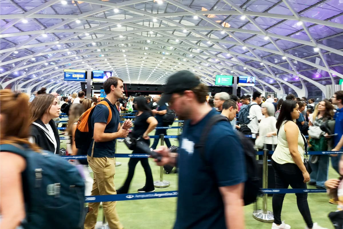 Pasajeros en el Aeropuerto Internacional de Ezeiza