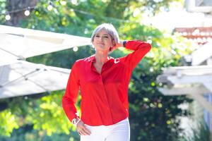 Pasan los años y Teresa Garbesi no deja de lado ni la esencia ni la elegancia que marcaron su carrera