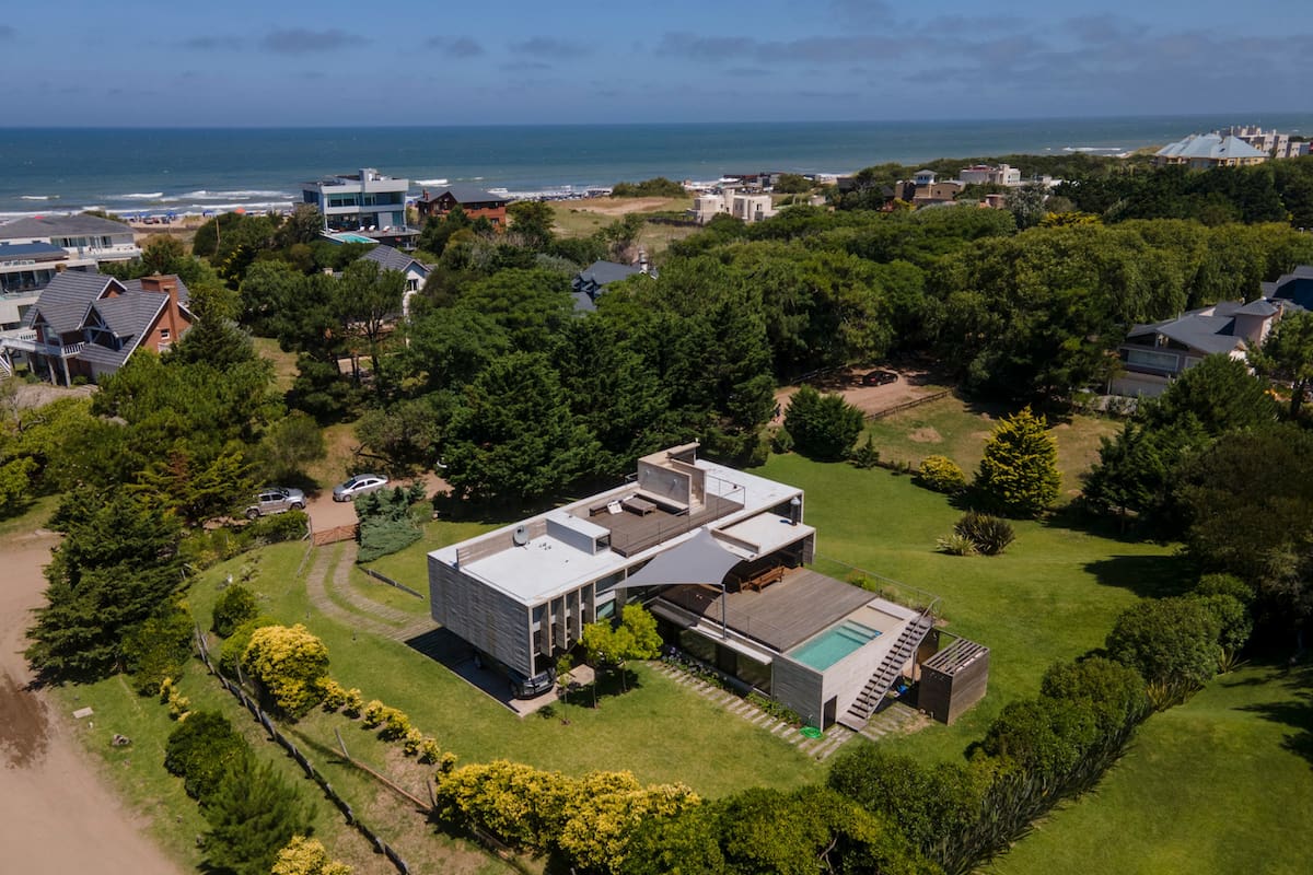 Pasar semana santa en la costa cuesta 40% más que el año pasado