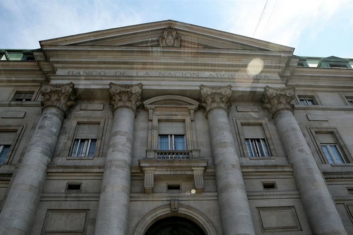 Pasarán al 6,5% para los que depositen el sueldo en el banco y al 8% para clientes externos; regirán desde el 1° de mayo y no afectan a los que escrituren antes