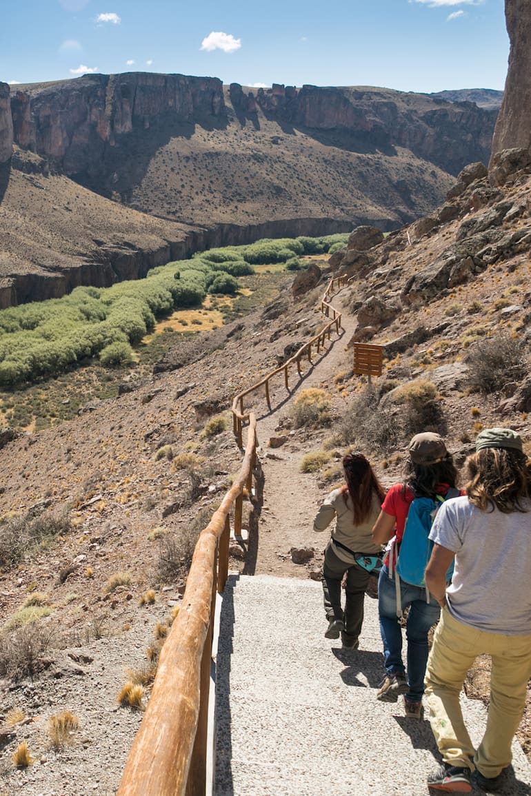 Pasarela de acceso a la Cueva de las Manos en la Reserva Cueva de las Manos