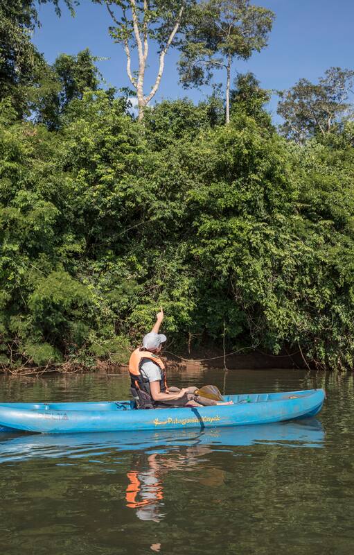 Paseo en kayak por la reserva del Ecolodge Surucuá.
