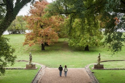 Paseo por el parque del palacio.