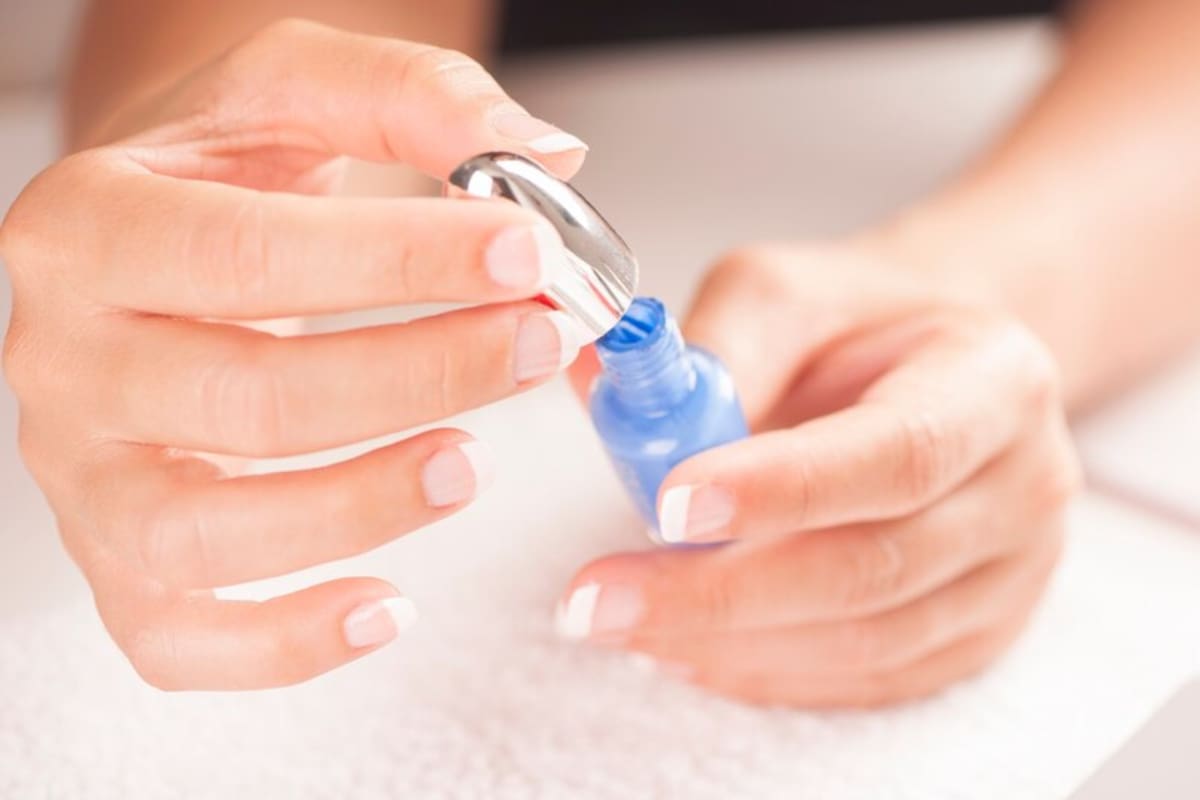 Paso a paso para eliminar el esmalte en gel de las uñas