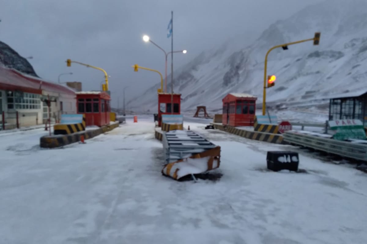 Paso Cristo Redentor en Mendoza permaneció cerrado por fuertes nevadas poco más de un mes