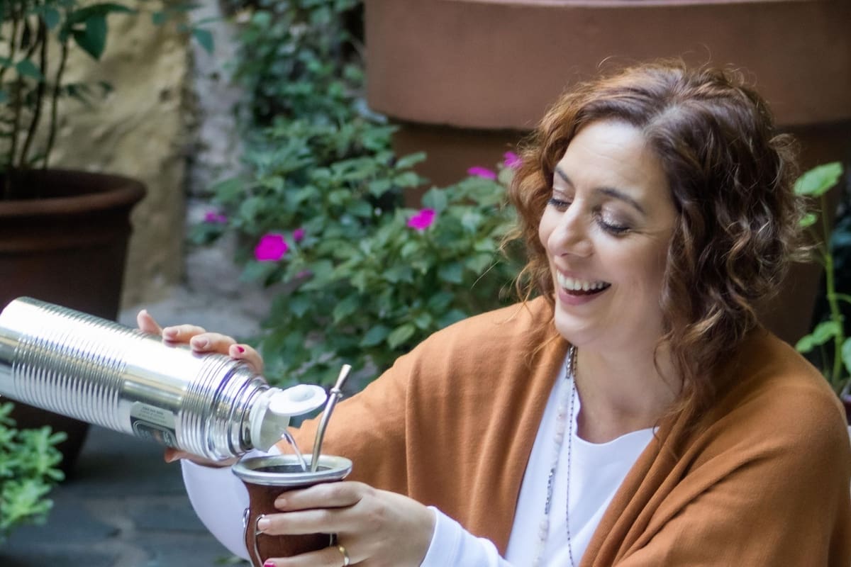 Pasó de gestionar su empresa de galletitas a la docencia empresarial: Fabiana Mejalelaty acompaña a nuevos empresarios a diseñar sus planes de negocios en sintonía con su plan de vida.