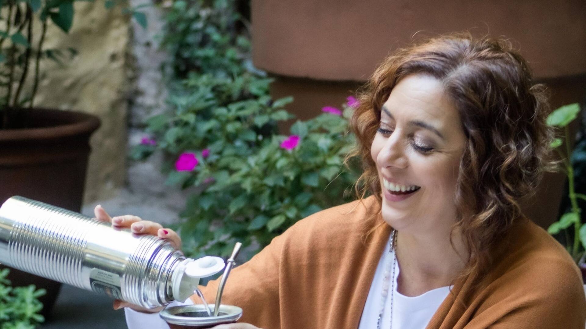 Pasó de gestionar su empresa de galletitas a la docencia empresarial: Fabiana Mejalelaty acompaña a nuevos empresarios a diseñar sus planes de negocios en sintonía con su plan de vida.