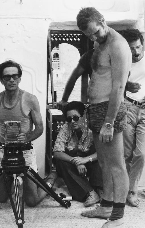 Pasolini, detrás de la cámara, durante la filmación de Las mil y una noches