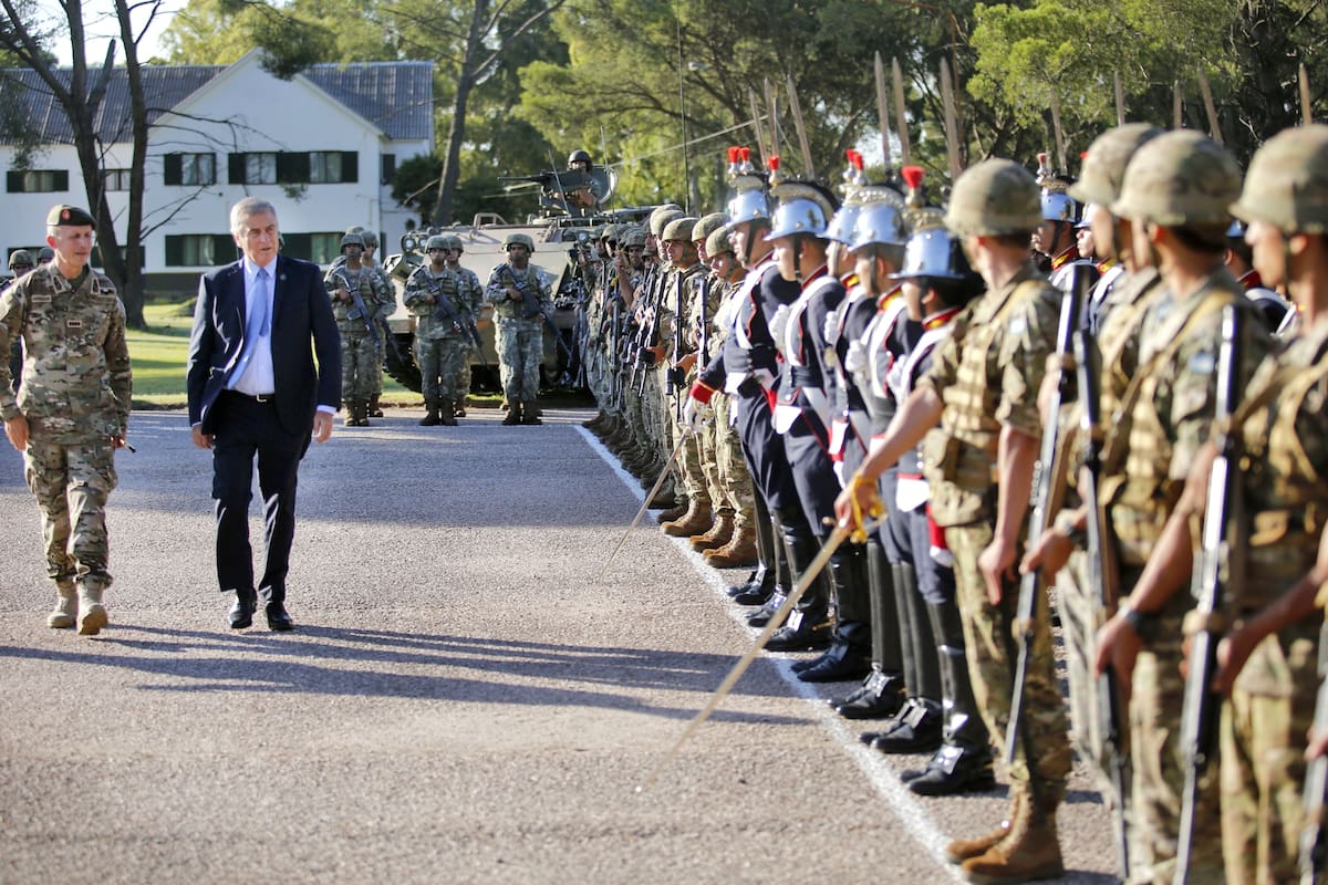 Pasqualini y Aguad participaron esta semana del acto homenaje a los muertos en La Tablada