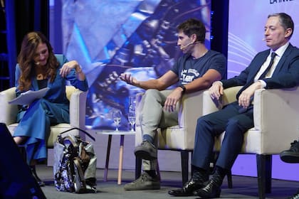 Passaglia compartió panel con otros jefes comunales