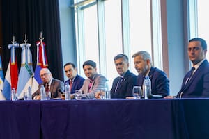Passalacqua (Misiones), Valdés (Corrientes), Pullaro (Santa Fe), Zdero (Chaco), Frigerio (Entre Ríos) y Eber Solís (vicegobernador de Formosa)