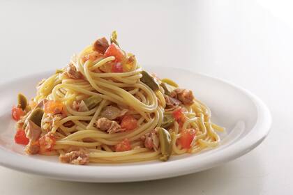 Pastas con atún, ideal para resolver cualquier comida en vacaciones.