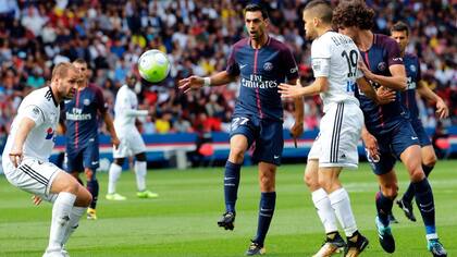 Pastore marcó en el triunfo ante Amiens