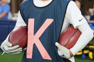 Pateadores de NFL logran más goles de campo de 60 yardas y los balones podrían ser la causa