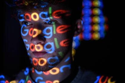 Patel critica el hecho que los productores de contenido procuran "agradar" a Google y no al revés.