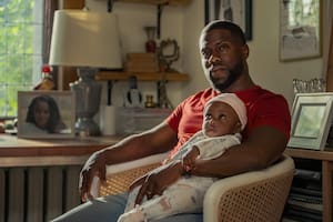 Paternidad, uno de los estrenos más recientes de Netflix, se encuentra en el segundo lugar entre los diez títulos más vistos de la plataforma