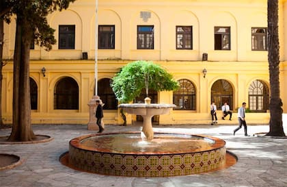 El patio del colegio Monserrat en la ciudad de Córdoba