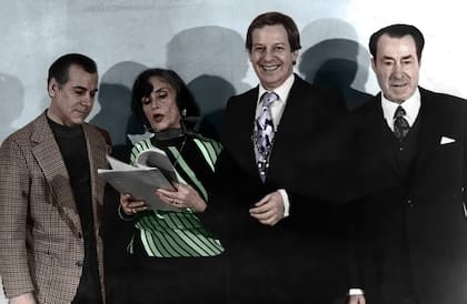 Pato Carret junto a Tita Merello, Mariano Mores y Tito Lusiardo