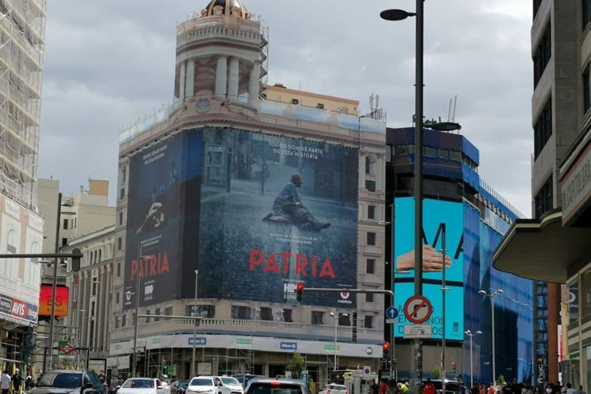 Patria, cartel promocional en Madrid