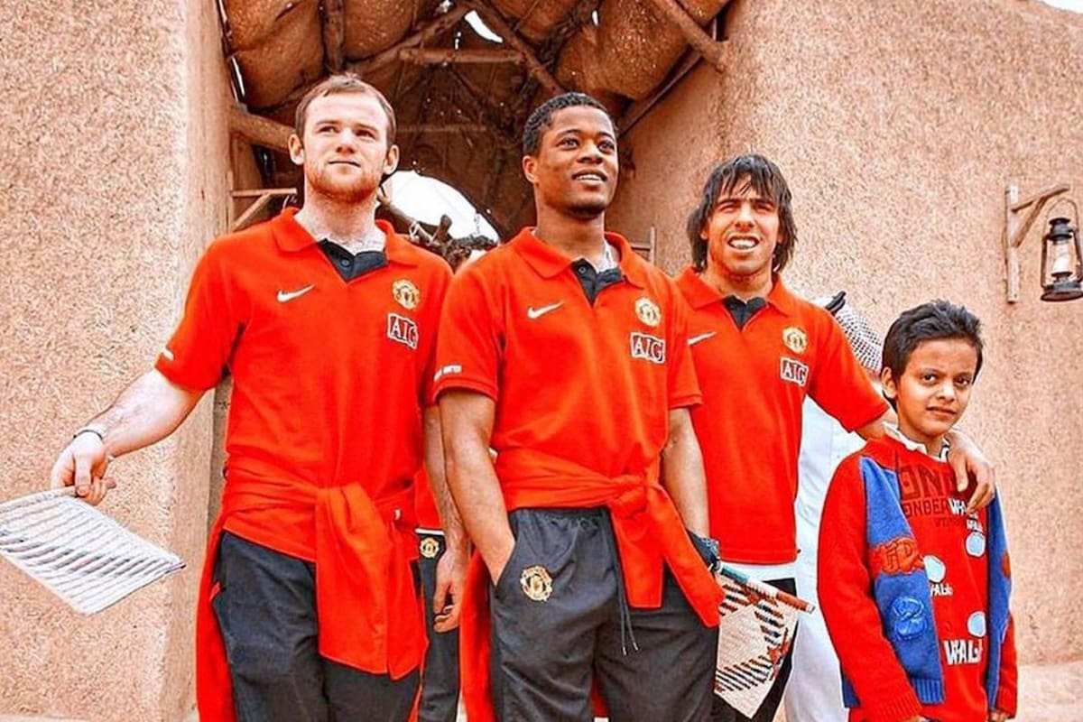 Patrice Evra dijo que se sentía "como Brad Pitt" entre Wayne Rooney y Carlos Tevez