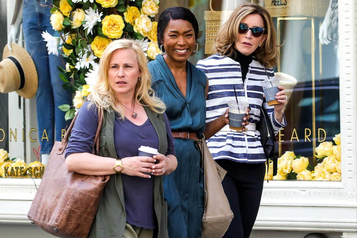 Patricia Arquette, Angela Bassett y Felicity Huffman en la película original de Netflix Más que madres