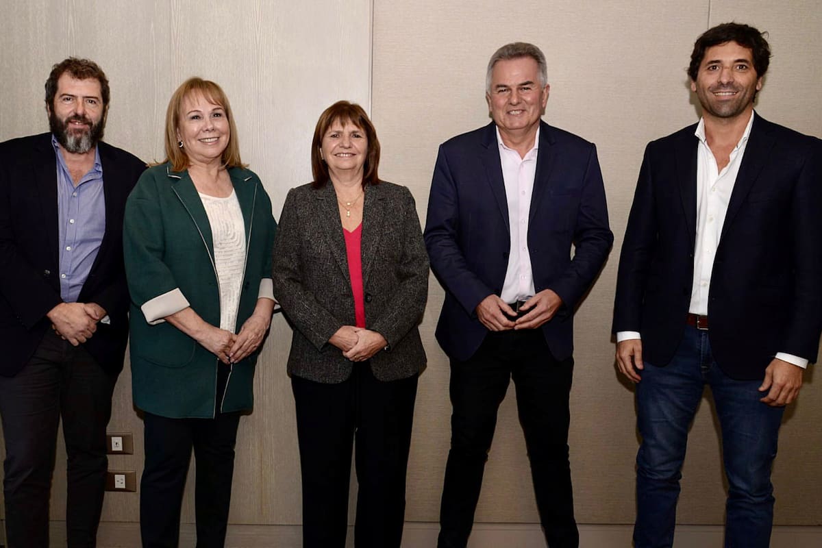 Patricia Bullrich anunció un acuerdo con Héctor Gay, de Bahía Blanca