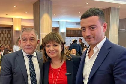 Patricia Bullrich con Juez y De Loredo en el almuerzo de la Bolsa de Comercio de Córdoba