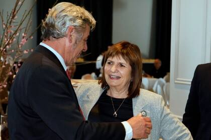 Patricia Bullrich con Nicolás Pino, presidente de la Sociedad Rural Argentina (SRA)