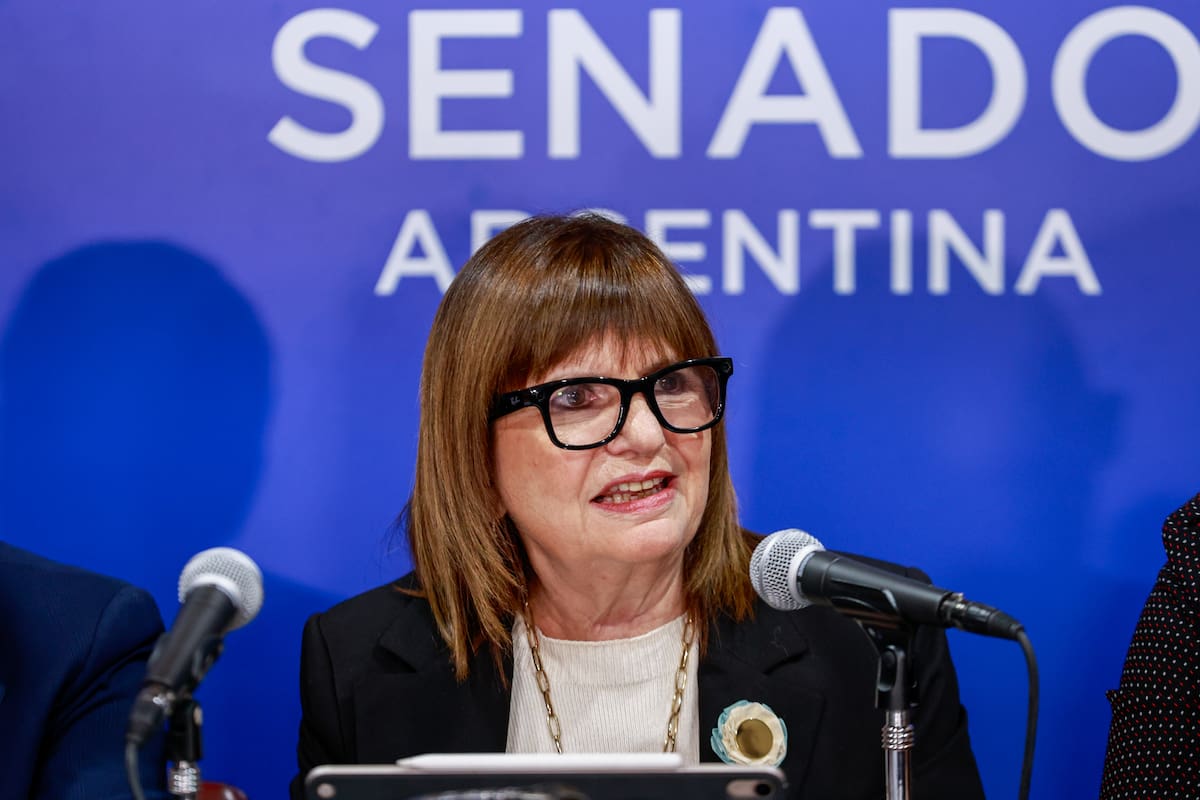 patricia-bullrich-en-la-conferencia-de-prensa-HU7BEBFQOBCGFP6ERG3BPRY5SM