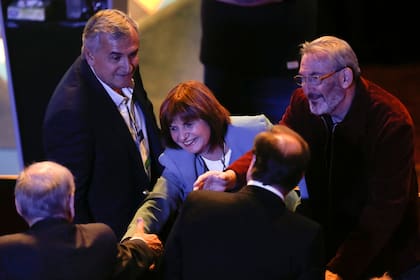 Patricia Bullrich saluda a José Luis Espert