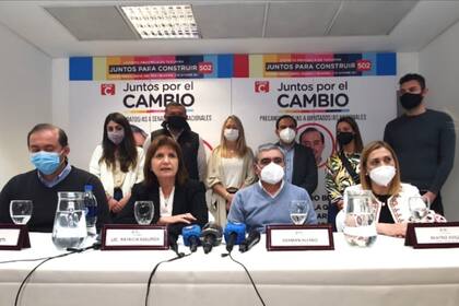 Patricia Bullrich, en su visita de campaña a Tucumán para apoyar a Germán Alfaro (a su izquierda)