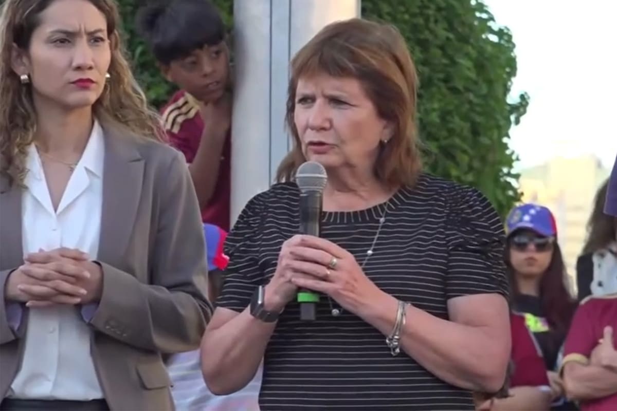Patricia Bullrich, este domingo en un acto con venezolanos en el Obelisco