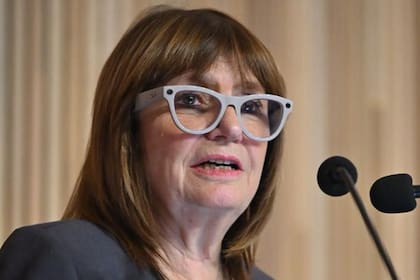 Patricia Bullrich expuso ante la Bolsa de Comercio de Córdoba