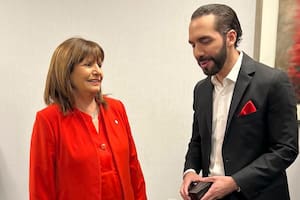 Patricia Bullrich junto a Bukele